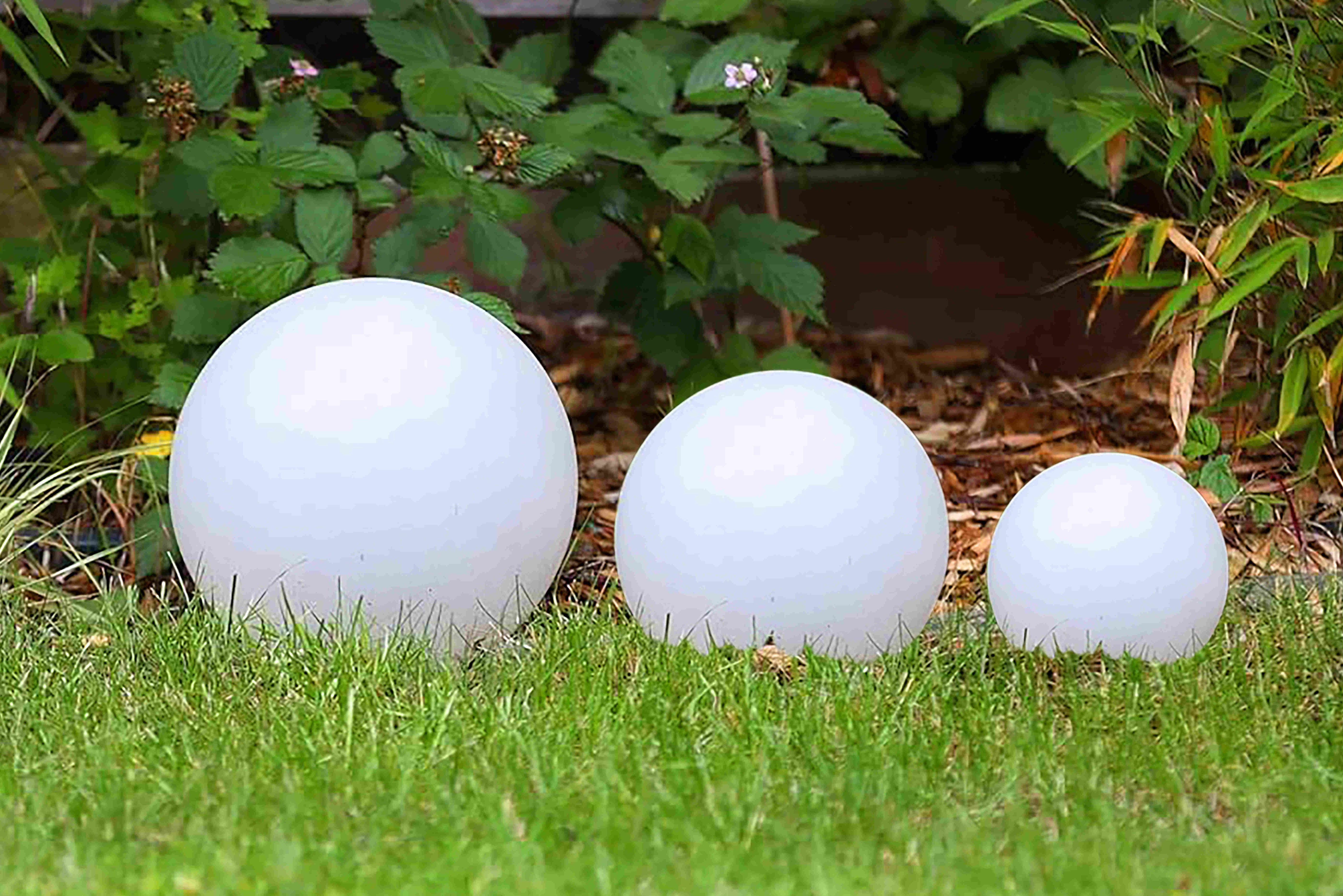 Udendørs solcelle LED lyskugler - hvid - 3 pak - Ø15, Ø20, Ø25 cm Premium LED